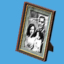 <b>Picture Frame</b><br><small>Remember Alyx`s family with this picture.</small><br><small>5 GMC</small><br>